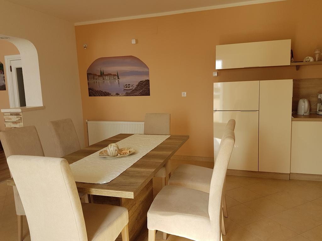Apartments Suzana Novi Vinodolski Luaran gambar