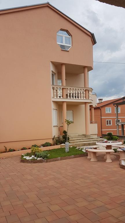 Apartments Suzana Novi Vinodolski Luaran gambar